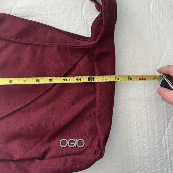 Ogio Women's Brooklyn Messenger Bag Tablet Purse Zippered Lifestyle Travel Red - Picture 4 of 9